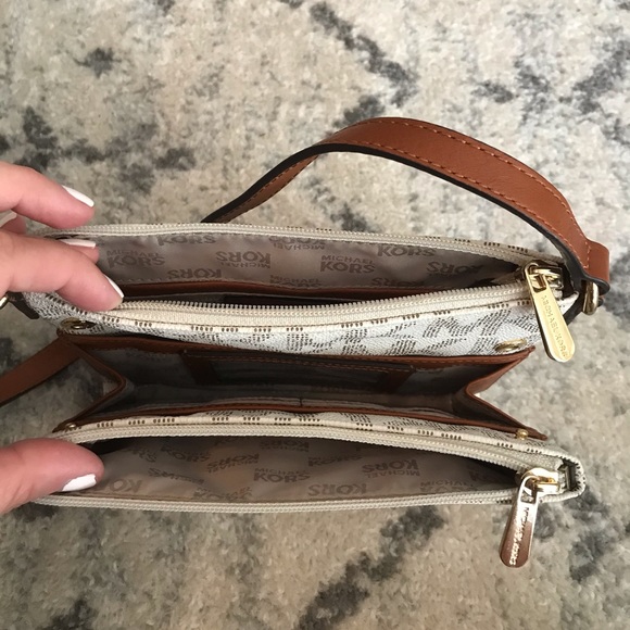 Michael Kors Cross Body Bag - Picture 3 of 5